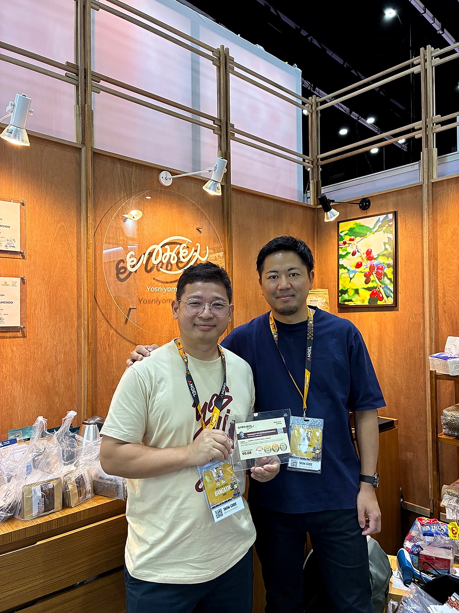 World of Coffee BangkokのYosniyom Coffee Farmブースにて